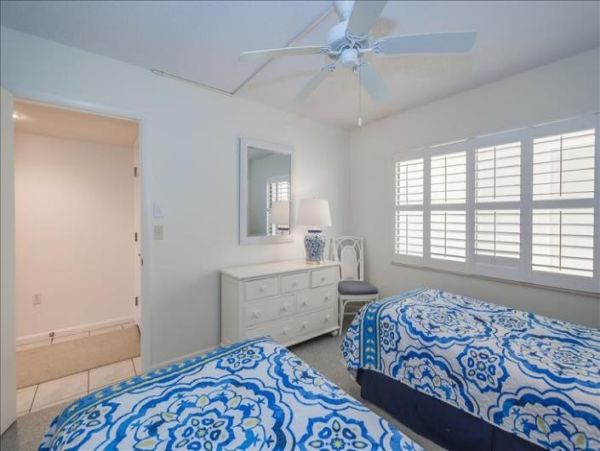 Beach Condo with Two Bedrooms and Sleeps 6 Guests