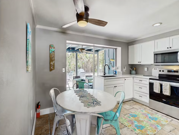 Value Two Bedroom One Bathroom Vacation Home Sleeps SIx