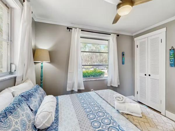 Value Two Bedroom One Bathroom Vacation Home Sleeps SIx