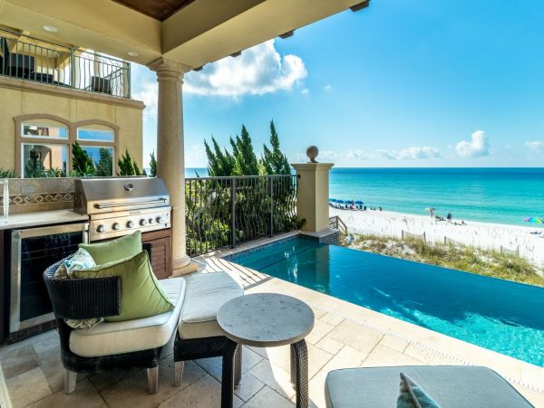 Four Bedroom Luxury Vacation Home in Destin Full Gulf Views
