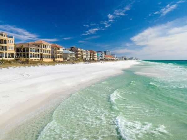 Four Bedroom Luxury Vacation Home in Destin Full Gulf Views