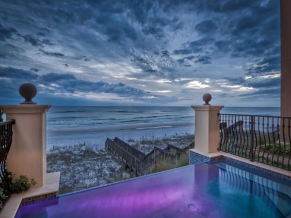 Four Bedroom Luxury Vacation Home in Destin Full Gulf Views