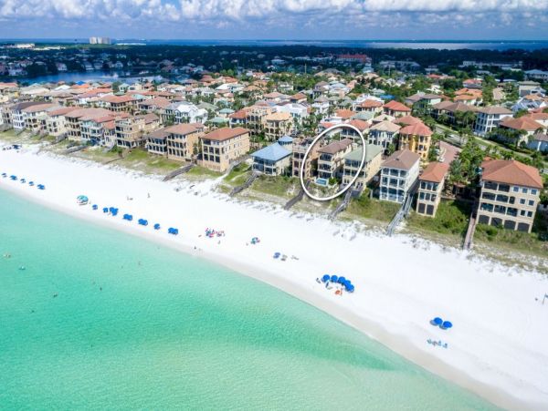 Four Bedroom Luxury Vacation Home in Destin Full Gulf Views