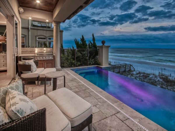 Four Bedroom Luxury Vacation Home in Destin Full Gulf Views