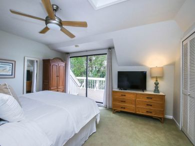 Three Bedroom Vacation Home Sleeps 8 Short Walk to Beach