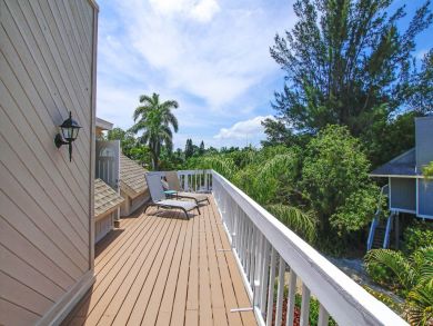 Three Bedroom Vacation Home Sleeps 8 Short Walk to Beach