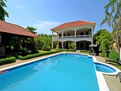 Private Pool with Jacuzzi Private Pool with Jacuzzi