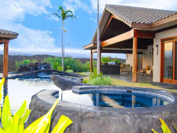 Luxury Six Bedroom Vacation Villa Sleeps 14 Guests with Pool