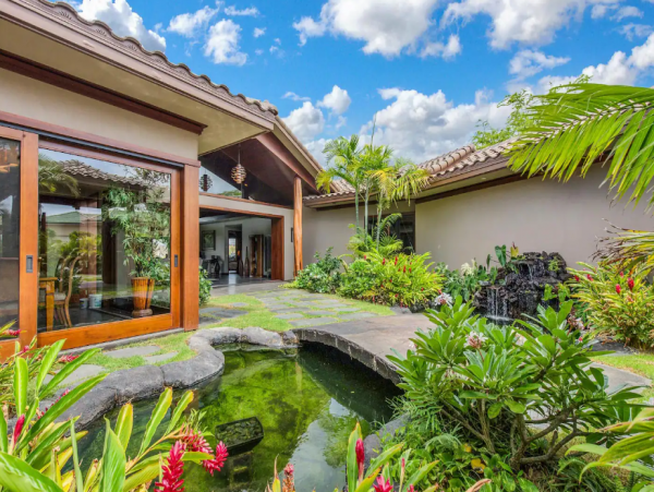 Luxury Six Bedroom Vacation Villa Sleeps 14 Guests with Pool