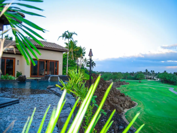 Luxury Six Bedroom Vacation Villa Sleeps 14 Guests with Pool