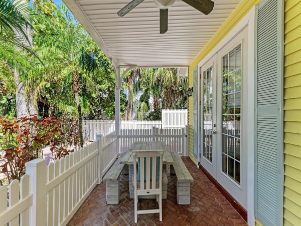 Anna Maria Island Luxury 4 Bedroom Vacation Home Sleeps 8