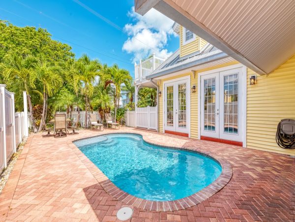 Anna Maria Island Luxury 4 Bedroom Vacation Home Sleeps 8