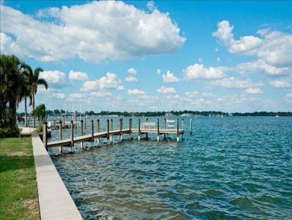 Anna Maria Island Two Bedroom Condo Sleeps 8 Walk to Beach