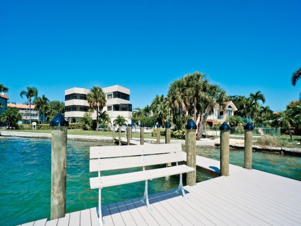 Anna Maria Island Two Bedroom Condo Sleeps 8 Walk to Beach