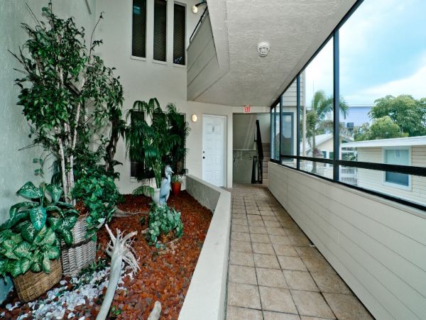 Anna Maria Island Two Bedroom Condo Sleeps 8 Walk to Beach