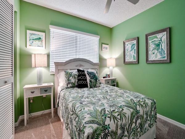 Anna Maria Island Two Bedroom Condo Sleeps 8 Walk to Beach