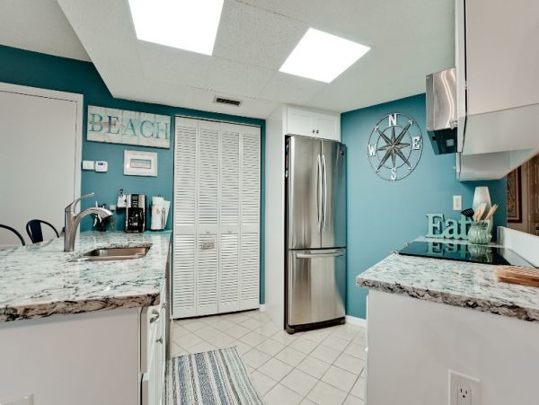 Anna Maria Island Two Bedroom Condo Sleeps 8 Walk to Beach