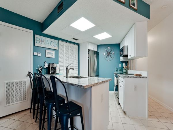 Anna Maria Island Two Bedroom Condo Sleeps 8 Walk to Beach