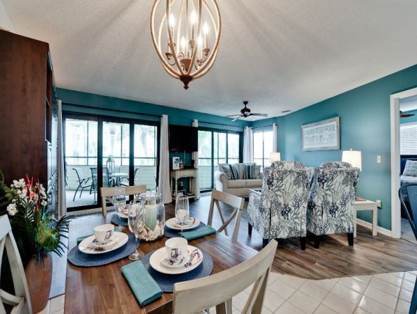 Anna Maria Island Two Bedroom Condo Sleeps 8 Walk to Beach