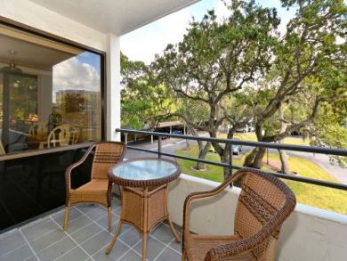 Outdoor Table & Chairs on Balcony