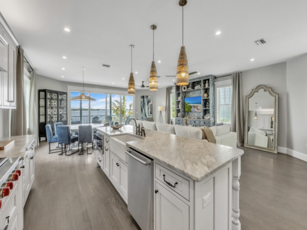 Luxury Anna Maria Vacation Bay to Beach Home Sleep 11