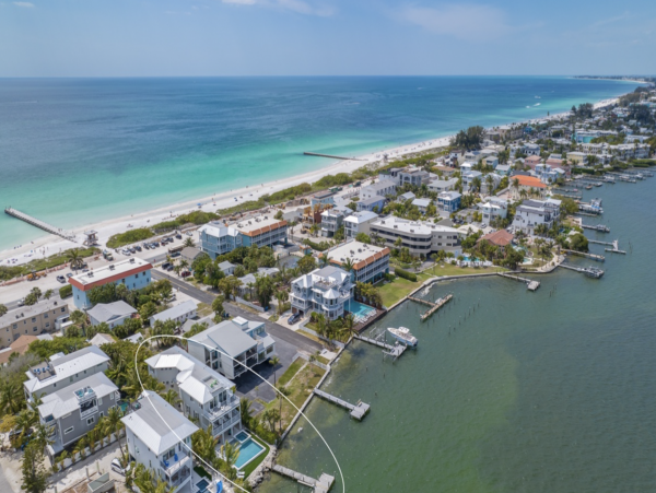 Luxury Anna Maria Vacation Bay to Beach Home Sleep 11