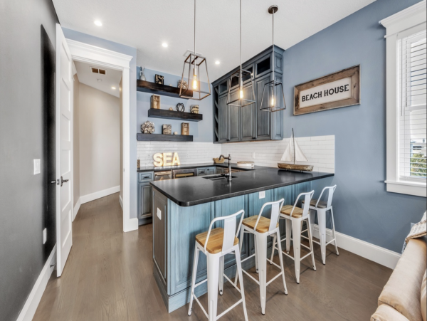 Luxury Anna Maria Vacation Bay to Beach Home Sleep 11