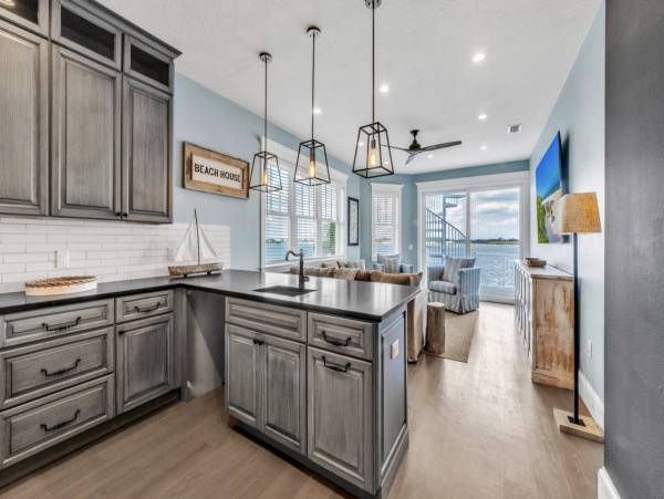 Luxury Anna Maria Vacation Bay to Beach Home Sleep 11