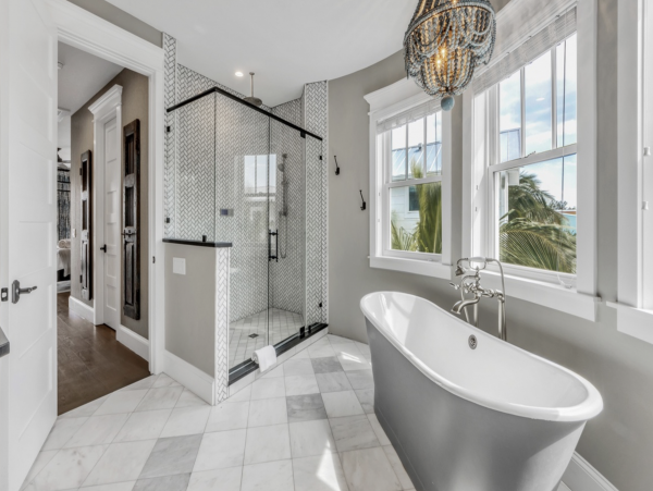 Luxury Anna Maria Vacation Bay to Beach Home Sleep 11