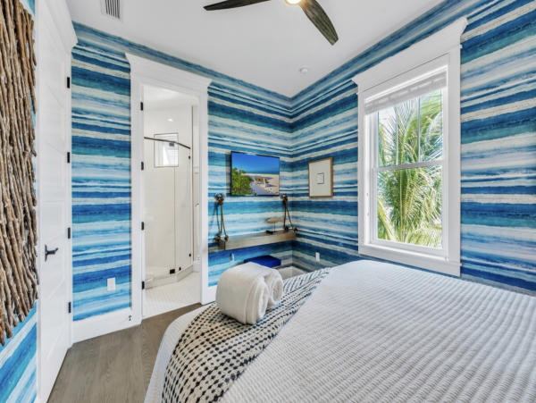 Luxury Anna Maria Vacation Bay to Beach Home Sleep 11