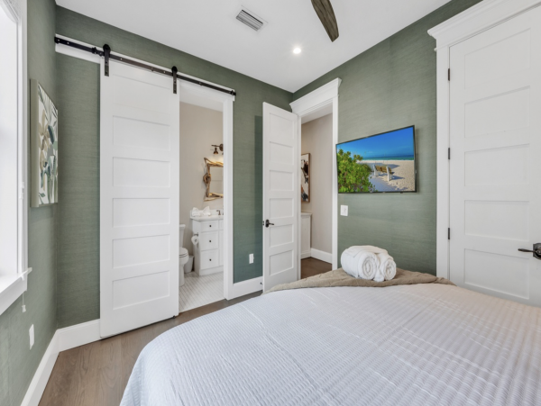 Luxury Anna Maria Vacation Bay to Beach Home Sleep 11