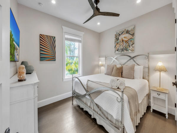 Luxury Anna Maria Vacation Bay to Beach Home Sleep 11