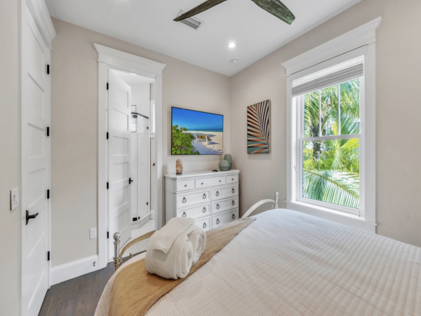Luxury Anna Maria Vacation Bay to Beach Home Sleep 11