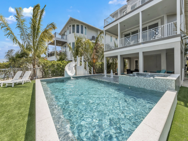 Luxury Anna Maria Vacation Bay to Beach Home Sleep 11