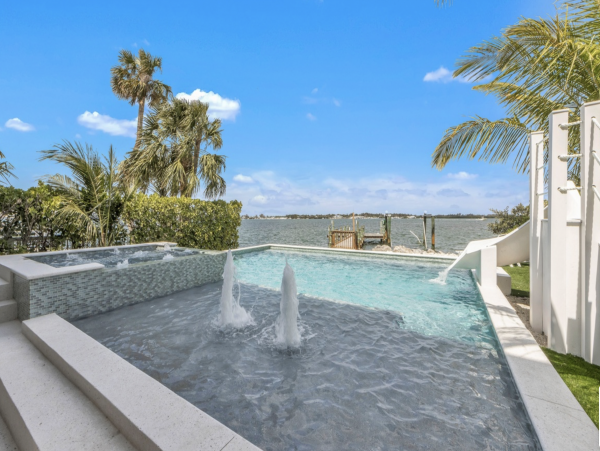 Luxury Anna Maria Vacation Bay to Beach Home Sleep 11