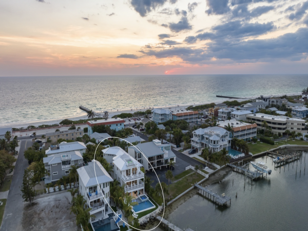 Luxury Anna Maria Vacation Bay to Beach Home Sleep 11