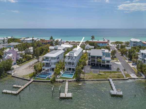 Luxury Anna Maria Vacation Bay to Beach Home Sleep 11