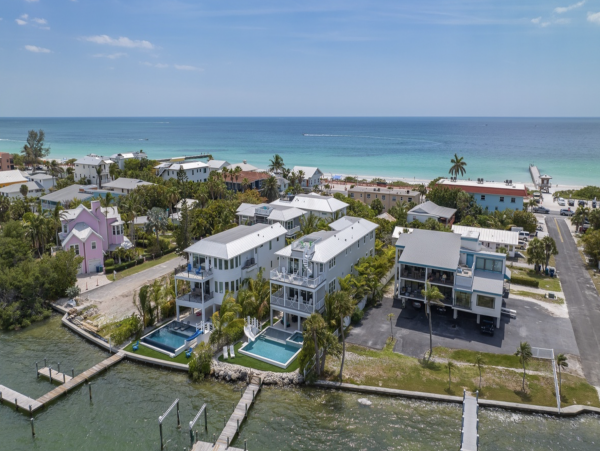 Luxury Anna Maria Vacation Bay to Beach Home Sleep 11