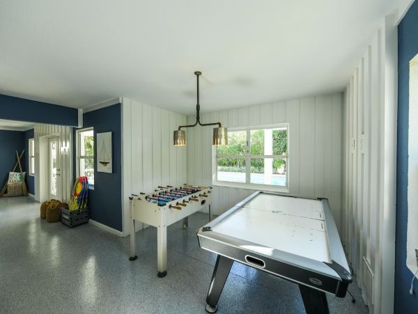 Anna Maria Five Bedroom Vacation Home Private Pool Sleeps 14
