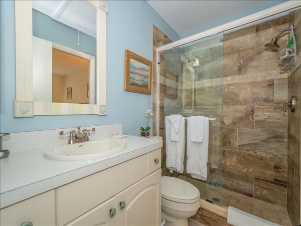 Two Bedroom Beach Condo Community Pool Sleeps Five Guests