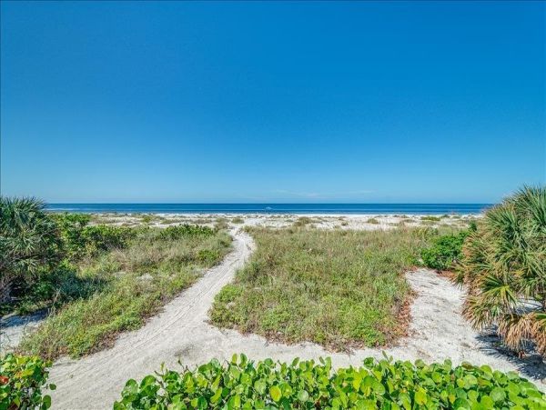 Two Bedroom Beach Condo Community Pool Sleeps Five Guests