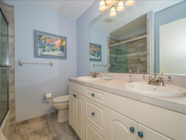 Two Bedroom Beach Condo Community Pool Sleeps Five Guests
