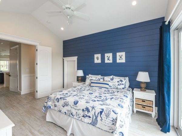 Four Bedroom Plus Den Vacation Rental Home with Private Pool