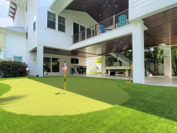 Four Bedroom Plus Den Vacation Rental Home with Private Pool