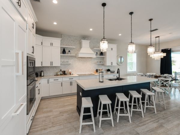 Four Bedroom Plus Den Vacation Rental Home with Private Pool