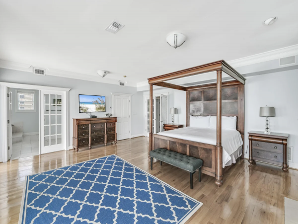 Luxury Seven Bedroom Beach Villa with Private Pool Sleeps 25