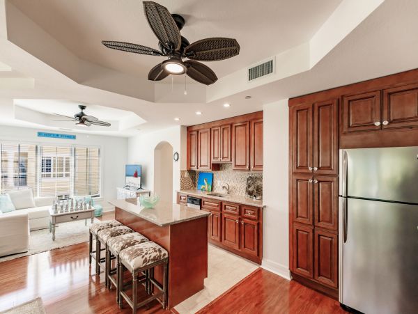 Four Bedroom Vacation Rental Sleeps 8 Communal Pool