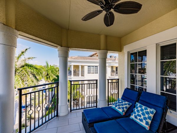 Four Bedroom Vacation Rental Sleeps 8 Communal Pool