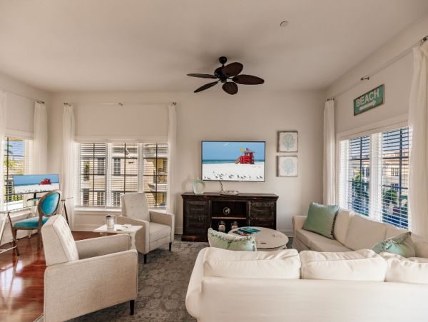 Four Bedroom Vacation Rental Sleeps 8 Communal Pool