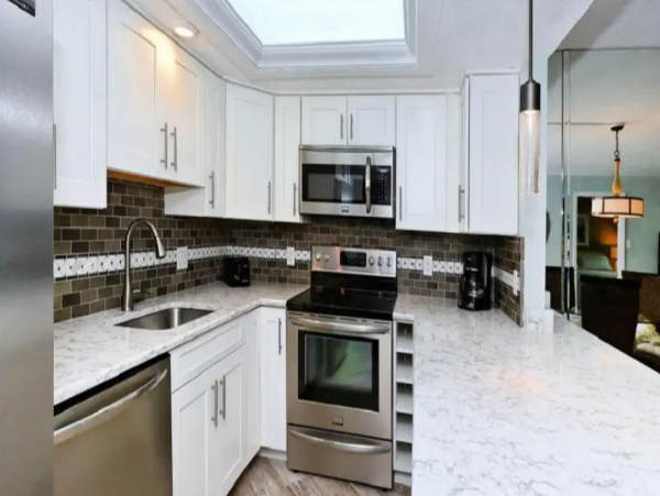 Two Bedroom Beach Condo Sleeps 6 in Siesta Key